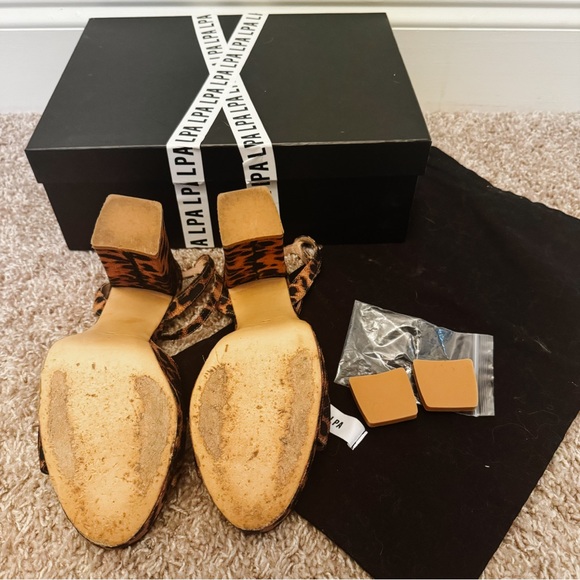 Revolve LPA Addalyn Strappy Block
Leopard Animal Print Heel Sandals Retro
9.5 - Picture 12 of 14